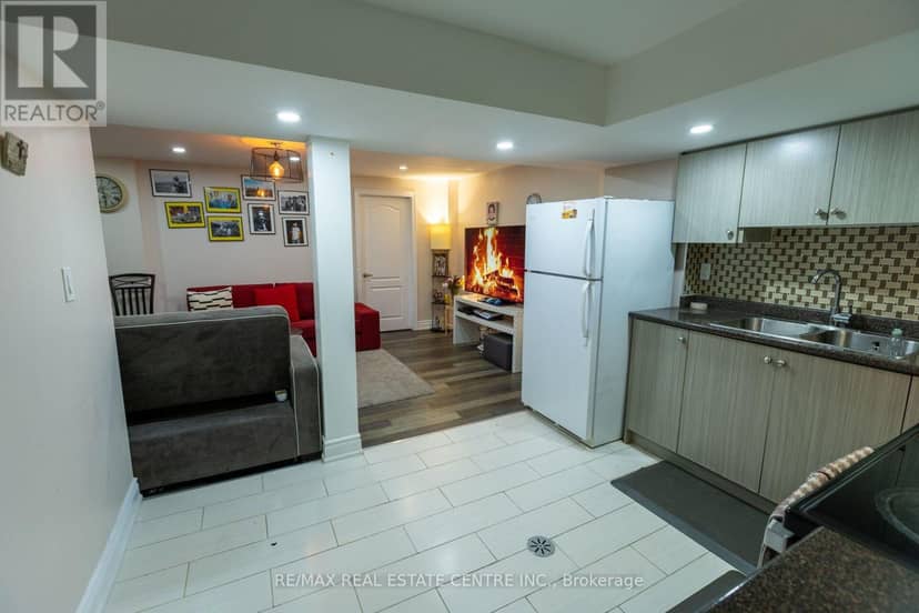 42 Wooliston Crescent — photo 27 of 32
