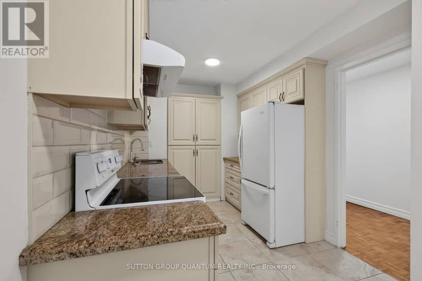 504 - 965 Inverhouse Drive — photo 20 of 40
