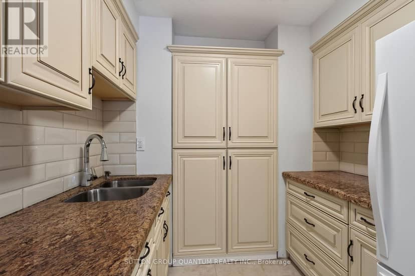 504 - 965 Inverhouse Drive — photo 21 of 40