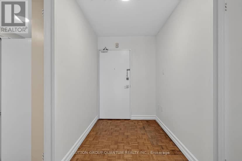 504 - 965 Inverhouse Drive — photo 3 of 40