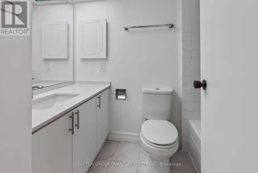 504 - 965 Inverhouse Drive — photo 37 of 40