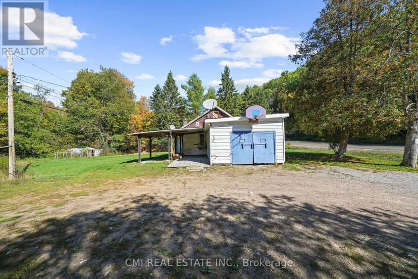 1093 South Lake Road, Minden Hills, photo 2
