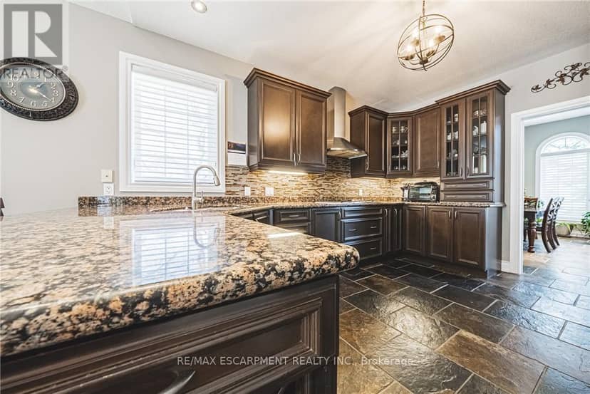 137 Pinehill Drive — photo 15 of 38