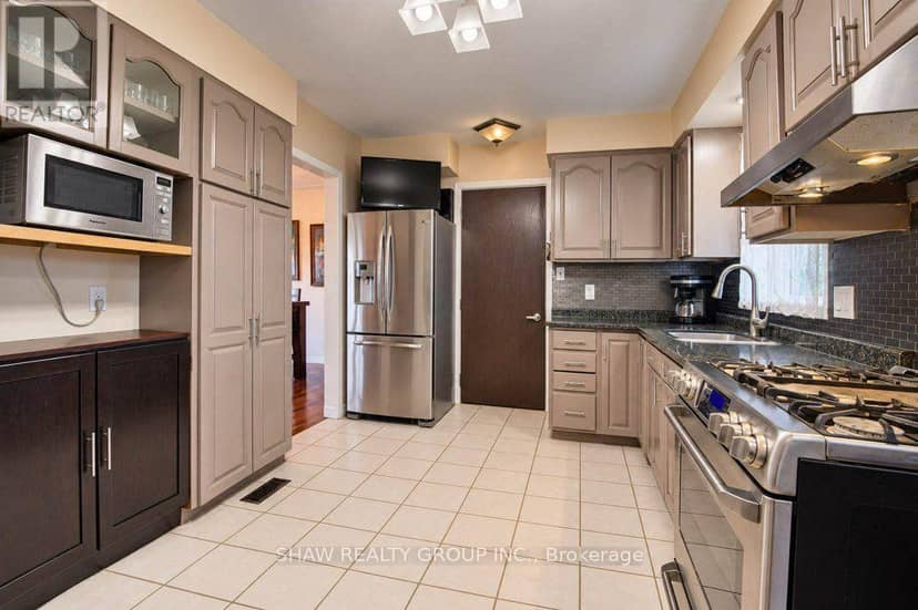 1370 Thorman Place — photo 14 of 40