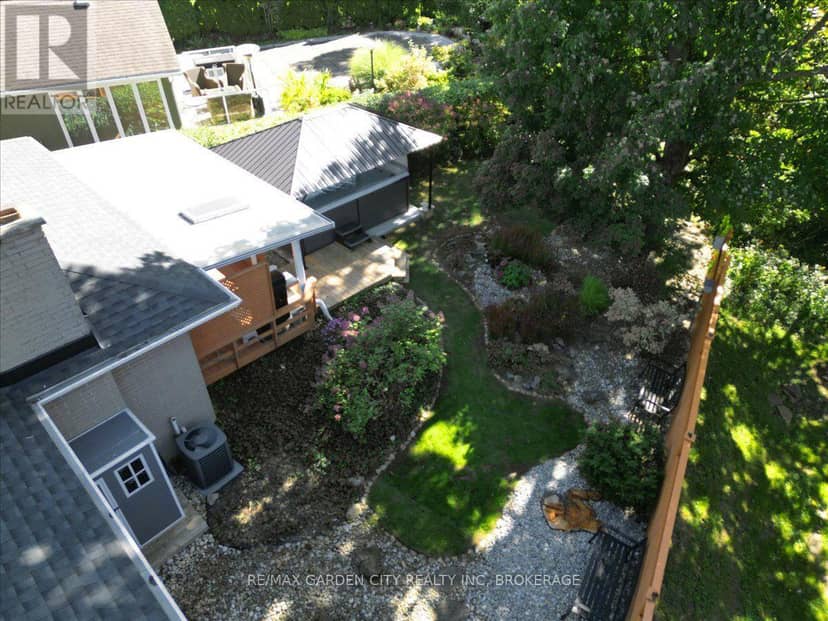 98 Village Road — photo 38 of 40