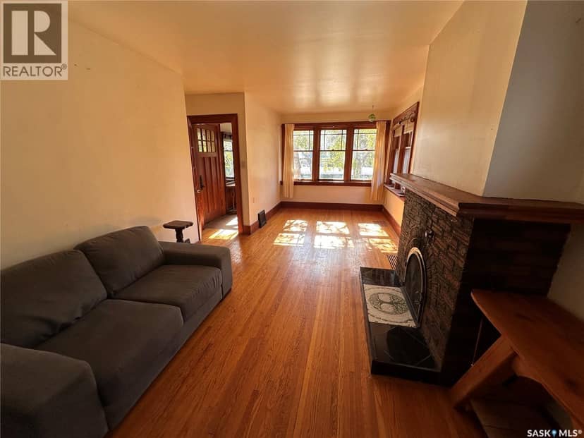 3324 College AVENUE — photo 4 of 38