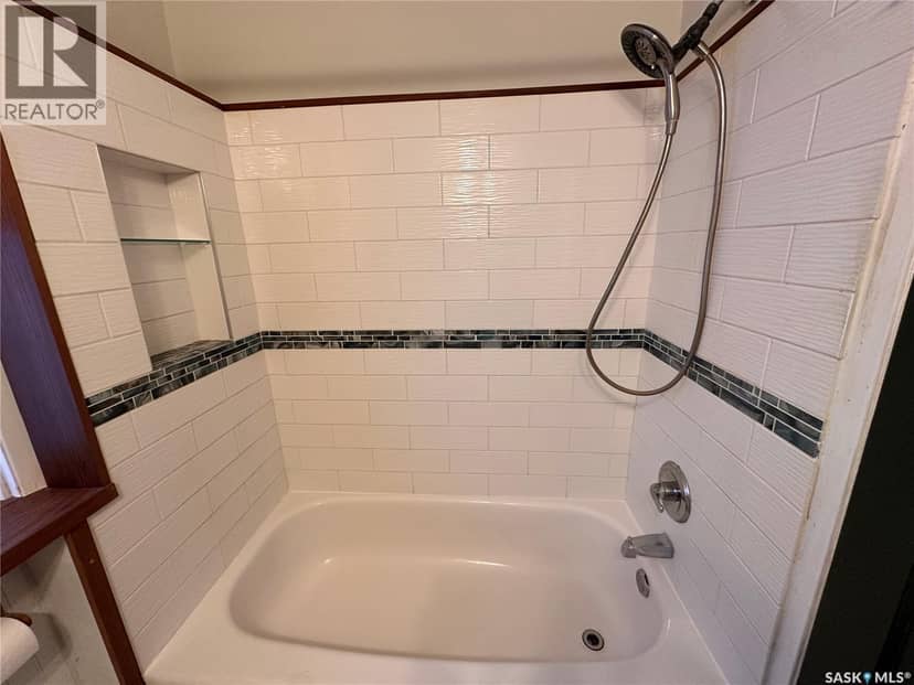 3324 College AVENUE — photo 15 of 38