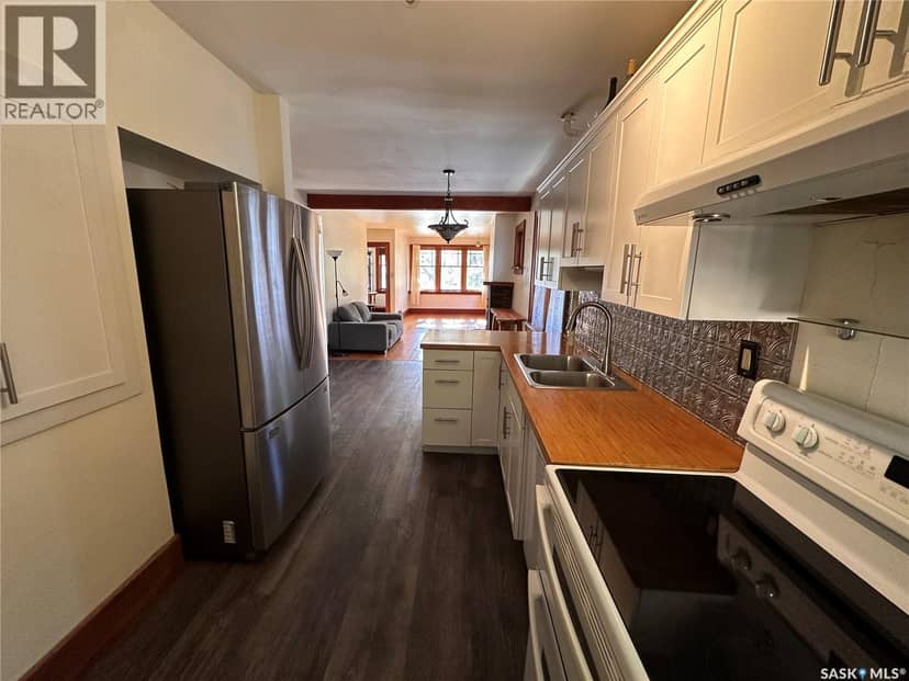 3324 College AVENUE — photo 8 of 38