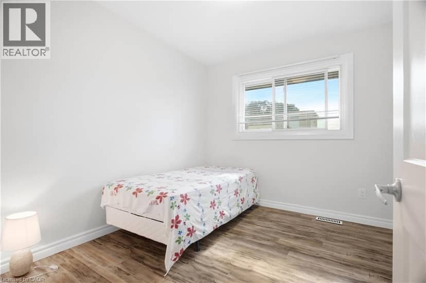 10 JEAN Avenue — photo 20 of 40