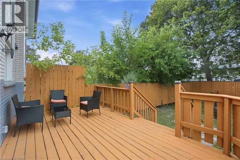 10 JEAN Avenue — photo 38 of 40