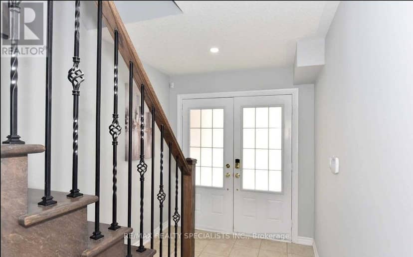 7 Hobart Gardens, Brampton, photo 4