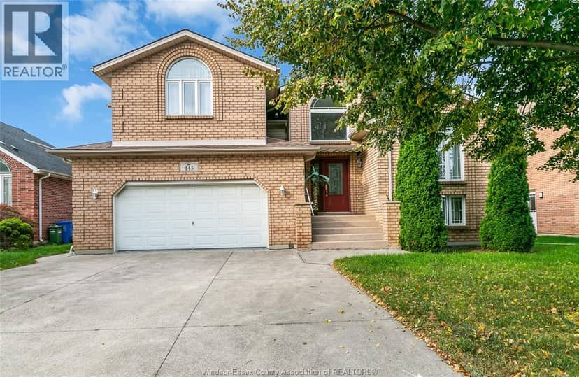 445 John Harvey Crescent — photo 1 of 40