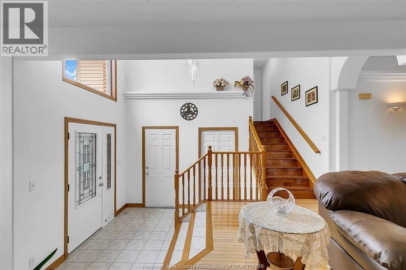 445 John Harvey Crescent — photo 23 of 40