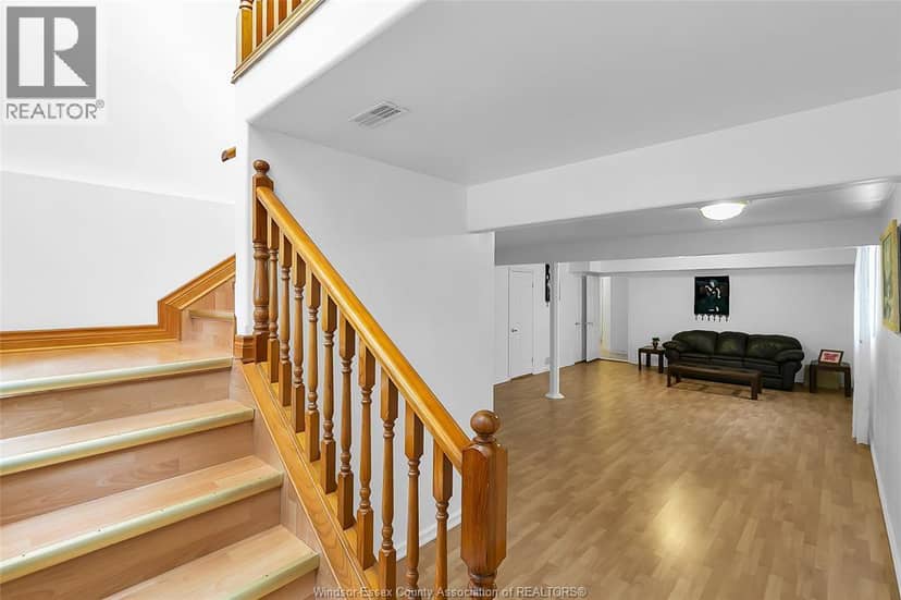 445 John Harvey Crescent — photo 29 of 40