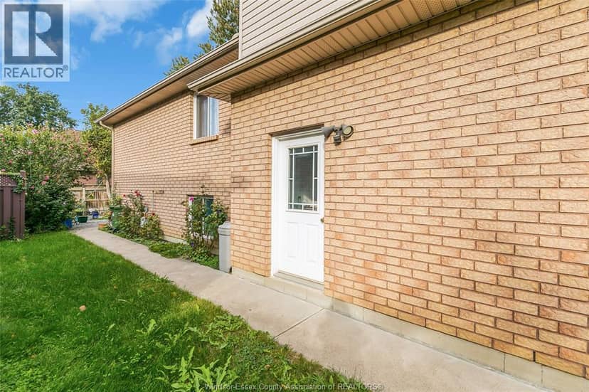 445 John Harvey Crescent — photo 40 of 40
