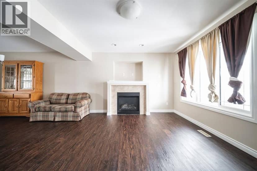240 Comeau Crescent, Fort McMurray, photo 3