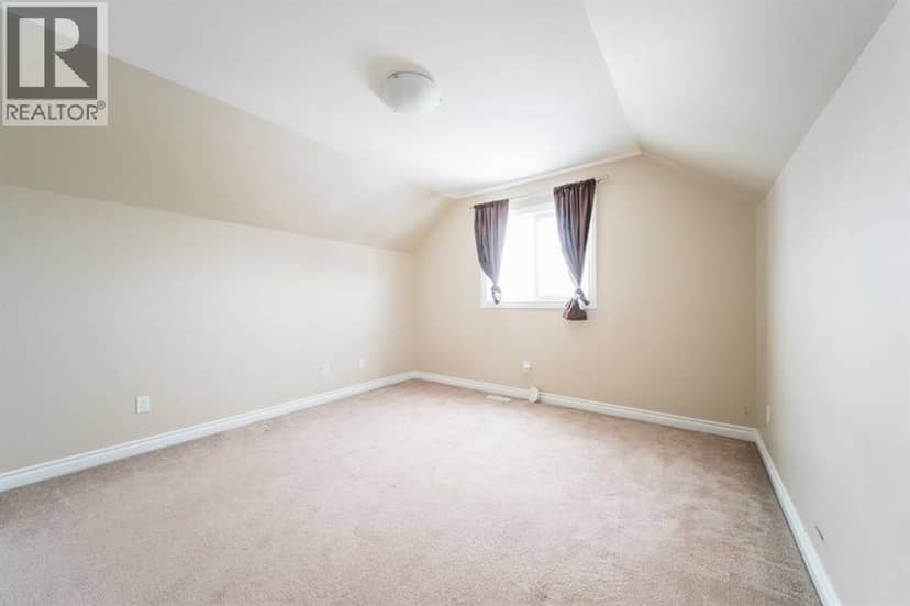 240 Comeau Crescent — photo 18 of 40