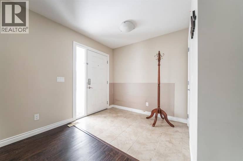 240 Comeau Crescent, Fort McMurray, photo 2