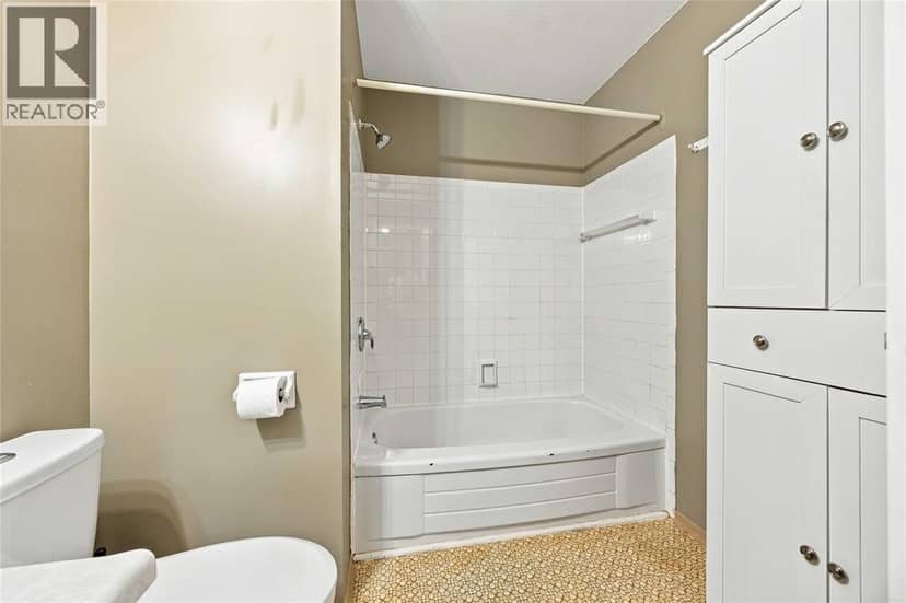 200 ST CLAIR BOULEVARD Unit# 44 — photo 33 of 40