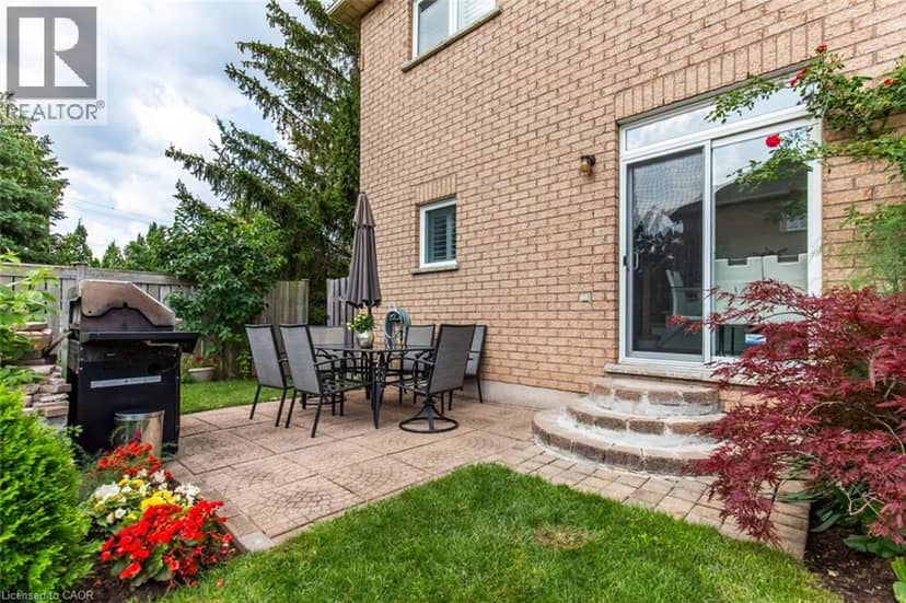 109 PEACHWOOD Crescent — photo 27 of 37