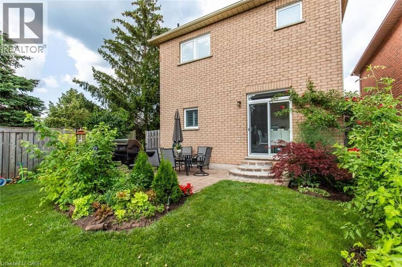 109 PEACHWOOD Crescent — photo 30 of 37