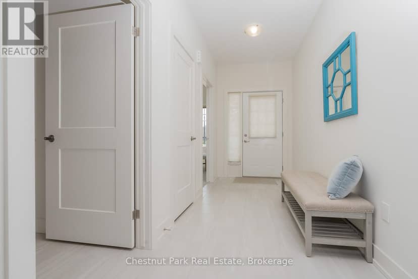 161 Hawthorn Crescent — photo 27 of 40