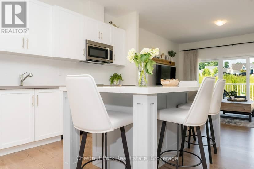 161 Hawthorn Crescent — photo 9 of 40