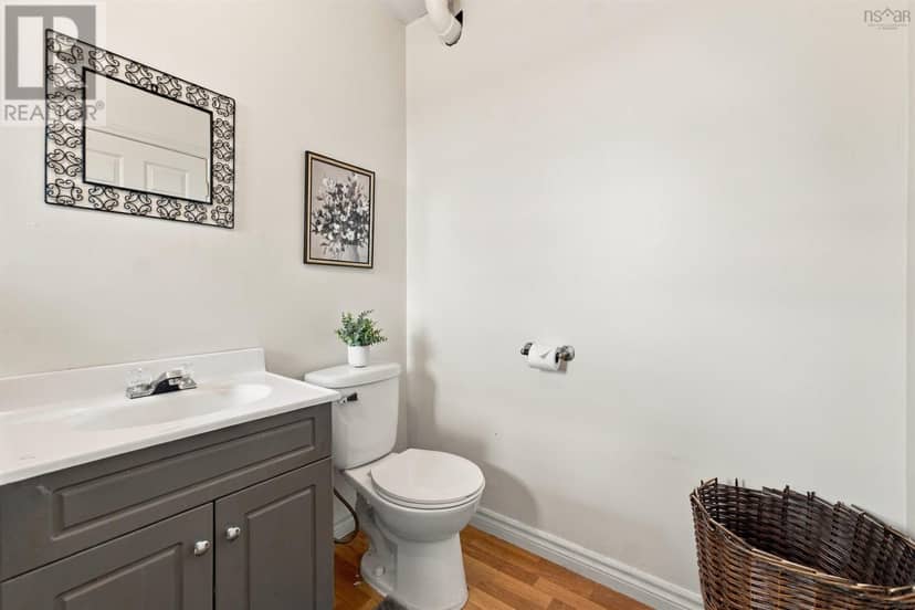 1329 Sackville Drive — photo 22 of 39