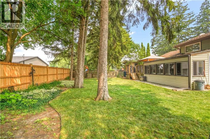 10 BRIER Crescent — photo 35 of 40