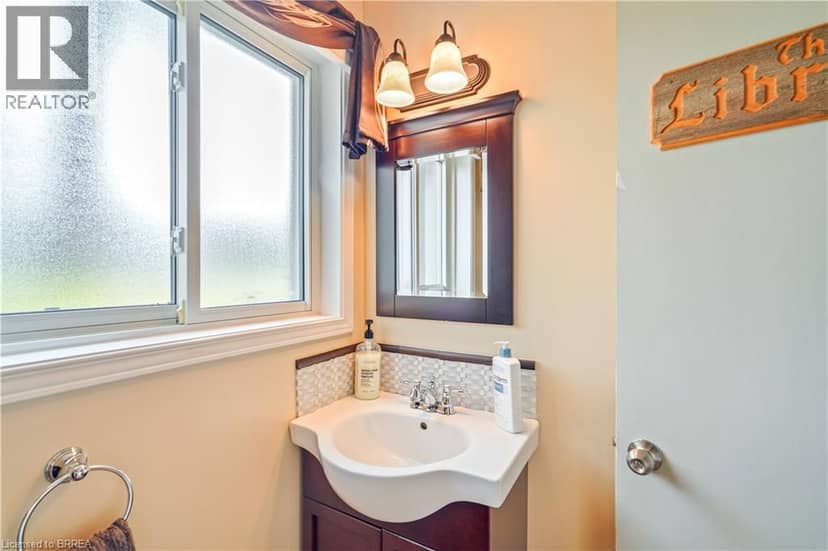 10 BRIER Crescent — photo 28 of 40