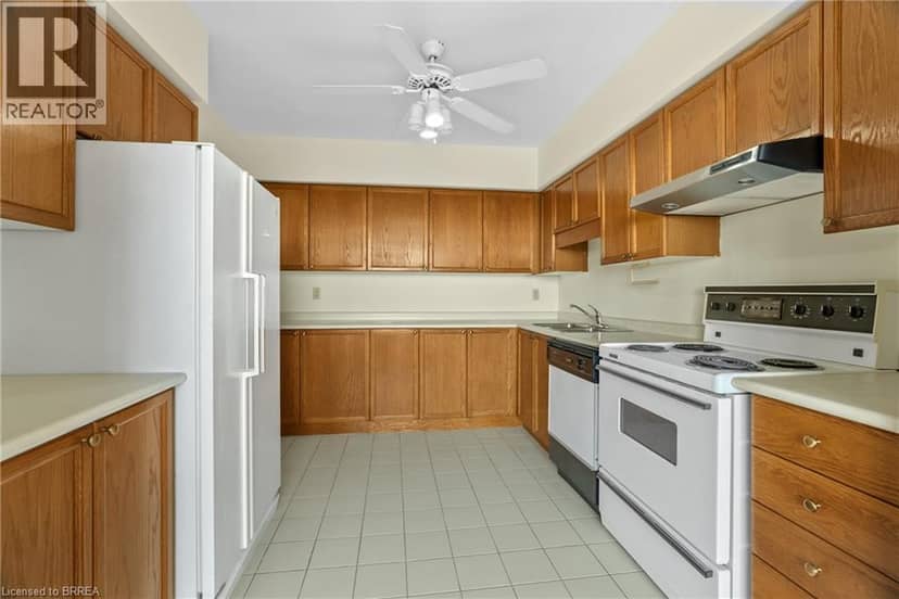 9 BONHEUR Court Unit# 905 — photo 10 of 35