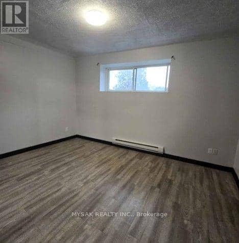 455 King William Street — photo 15 of 23