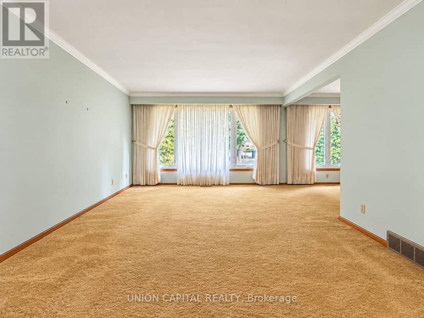 21 Croydon Drive — photo 6 of 34