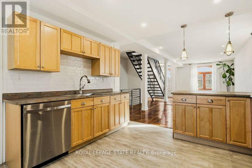 282 Hess Street S — photo 15 of 40