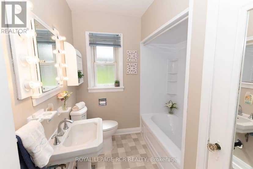 14 Elizabeth Street — photo 15 of 22