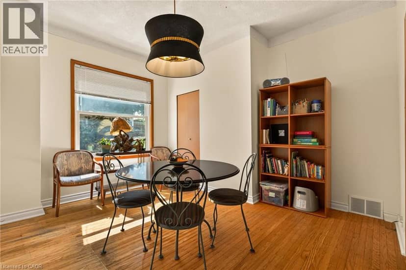 22 SPRING Street — photo 14 of 40