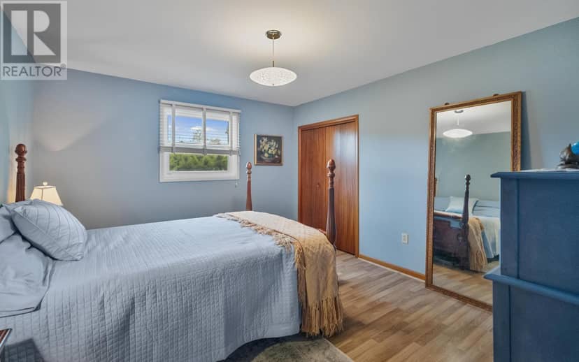 21 Smallwood Crescent — photo 19 of 40