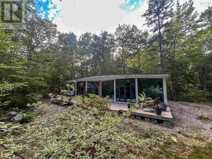 25 Hirtle Drive, Hemford