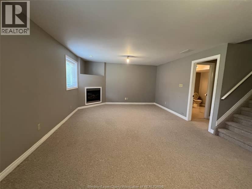 9 Erie Glen CRESCENT — photo 18 of 26
