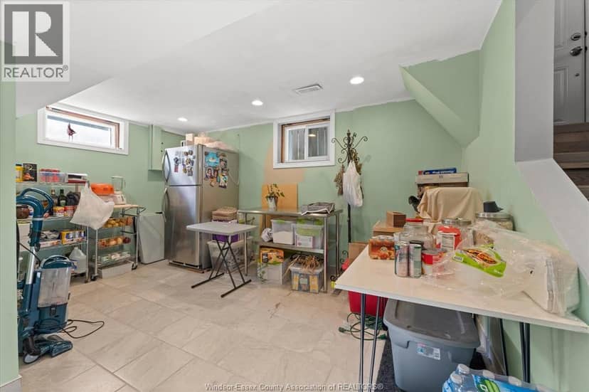 931 Lillian Avenue — photo 12 of 16