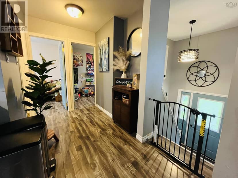 21 Snowden Avenue — photo 15 of 33
