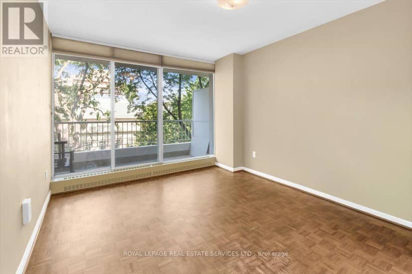 501 - 190 St George Street — photo 24 of 40