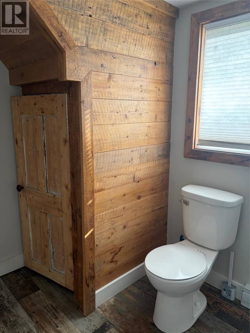 105 Marine Drive — photo 19 of 25