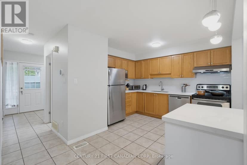 776 Silversmith Street, London North, photo 5