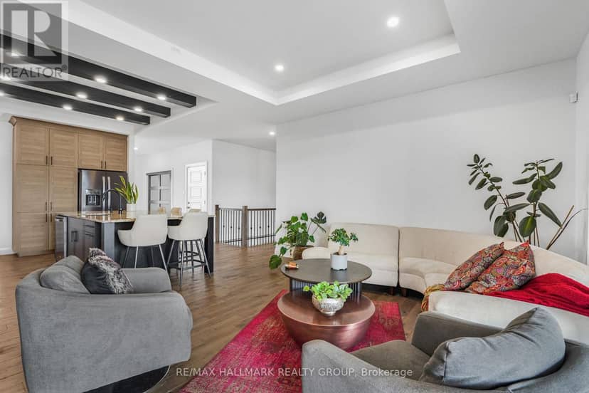 1069 Diamond Street — photo 14 of 38