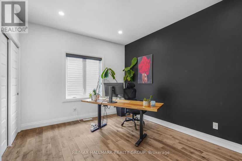 1069 Diamond Street — photo 17 of 38