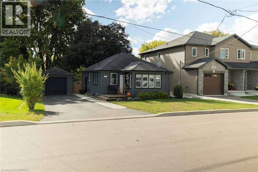 92 SOVEREIGN Street W, Waterford, photo 2