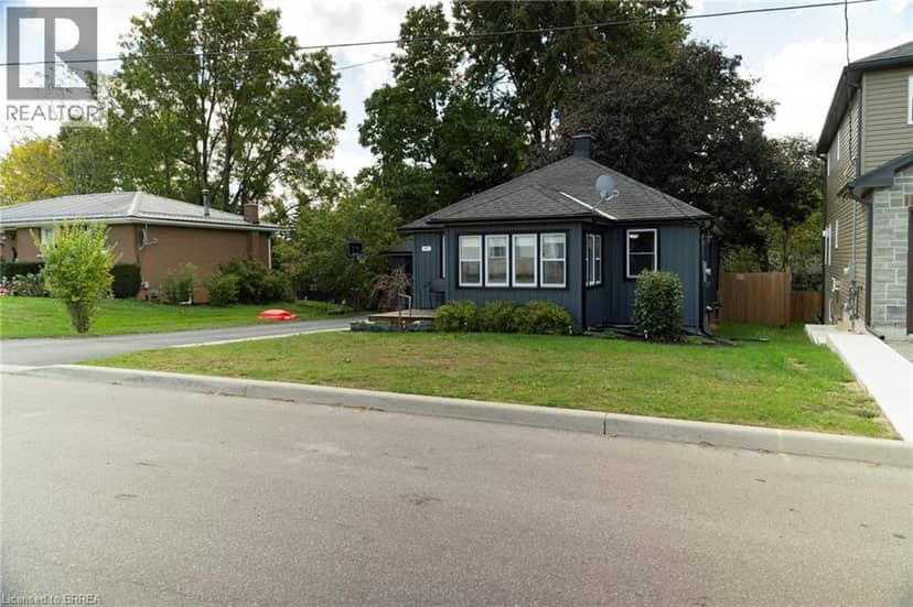 92 SOVEREIGN Street W, Waterford, photo 3
