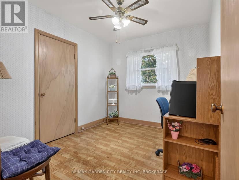 94 Jacobson Avenue — photo 11 of 30