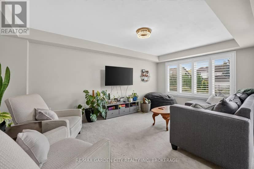 53 Elderberry Road — photo 11 of 40